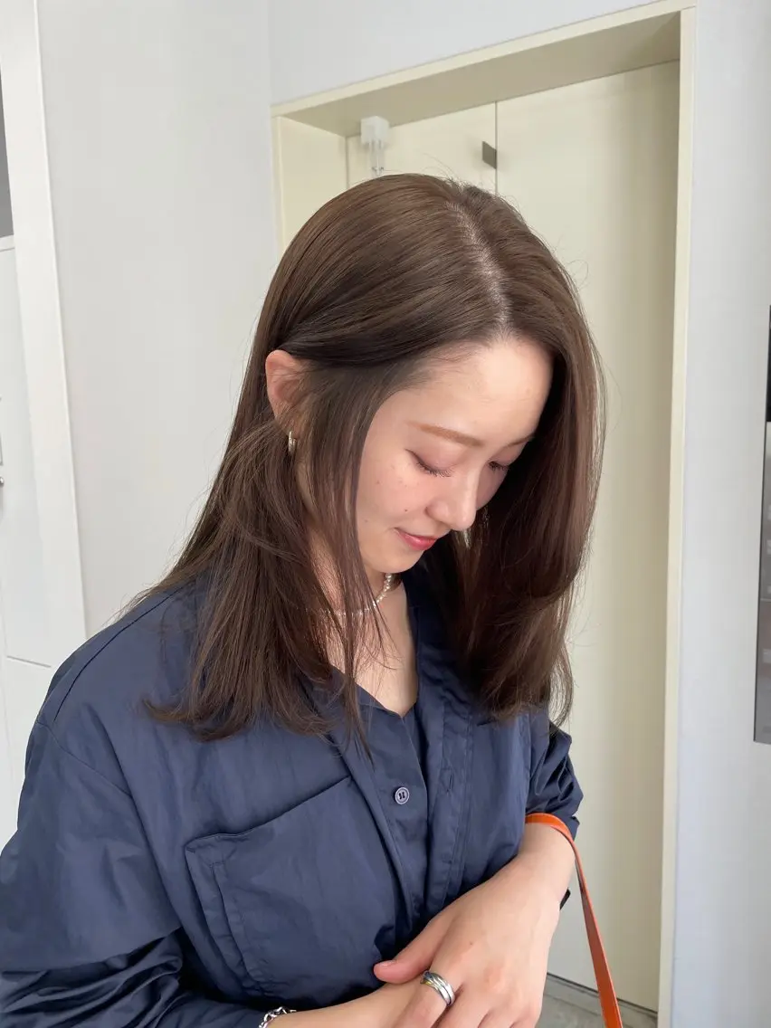 ミディアム ブリーチなし透明感 🪄aoi🤎のヘアスタイル