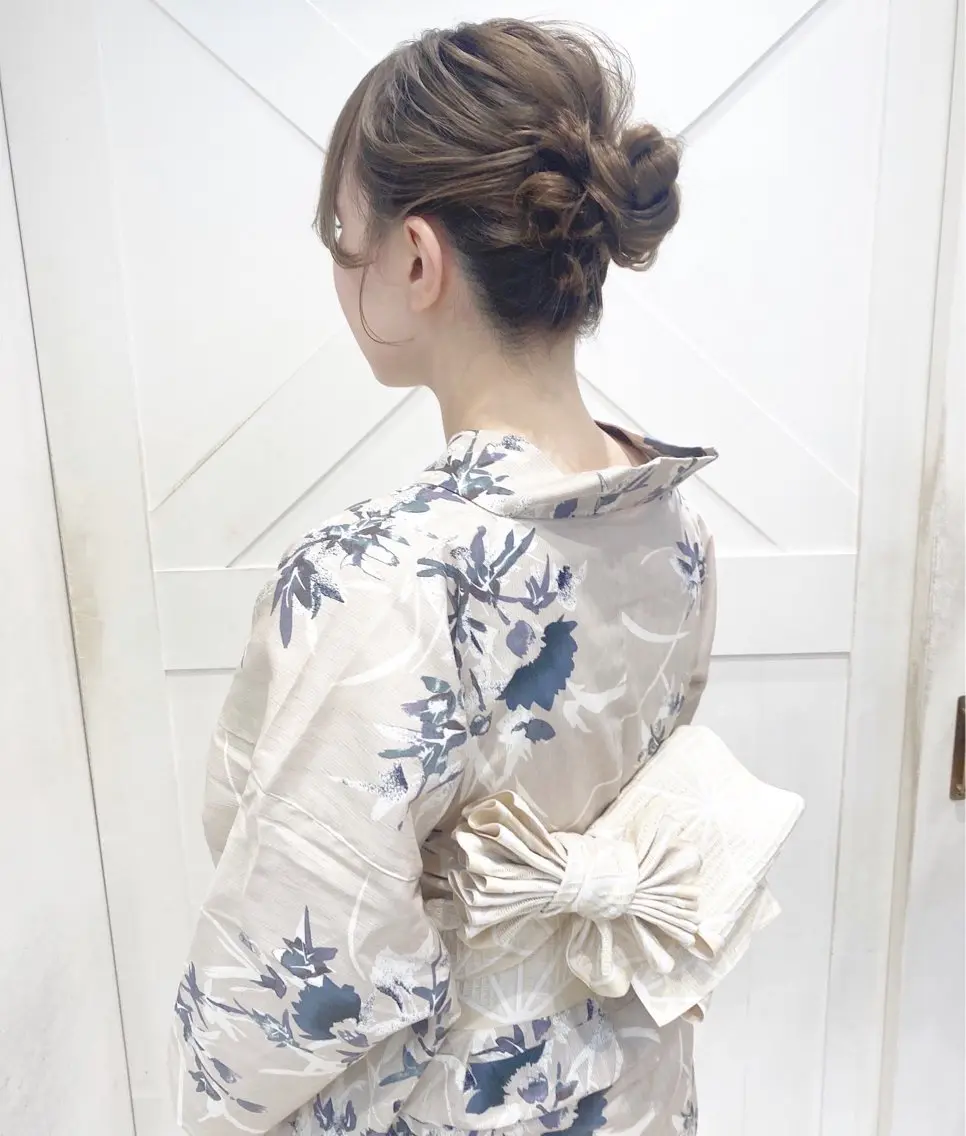 ヘアアレンジ 着付け あやかショート 白髪ぼかしのヘアスタイル