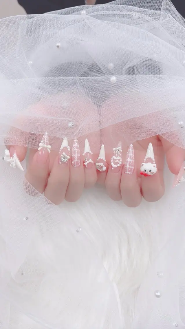 ネイル アートネイル オーロラネイル ボルドー チークネイル フレンチネイル ハンドネイル Sakura スカルプ専門店のネイルデザイン