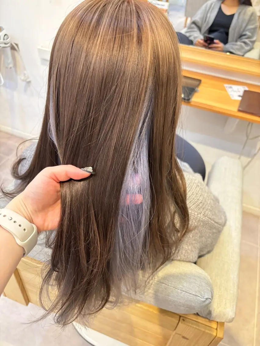 セミロング レイヤーカット siie ヤギのヘアスタイル