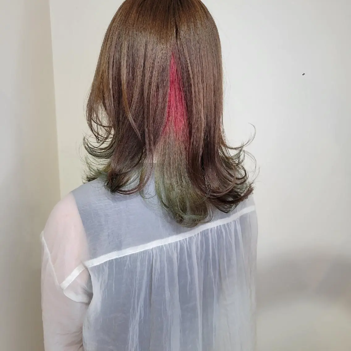 セミロング カット ヘアカラー トリートメント 🇰🇷透明感×ハイ トーン🌟tomoのヘアスタイル