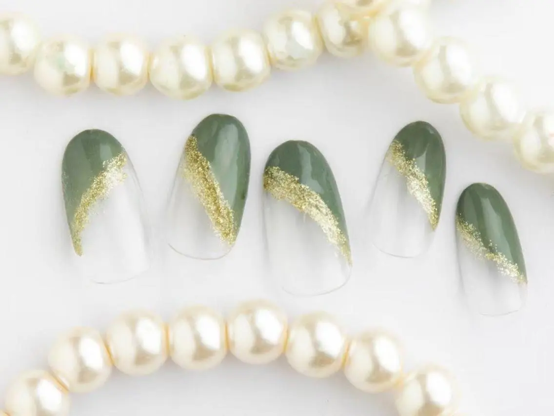 ネイル Tiary Nail Fのネイルデザイン