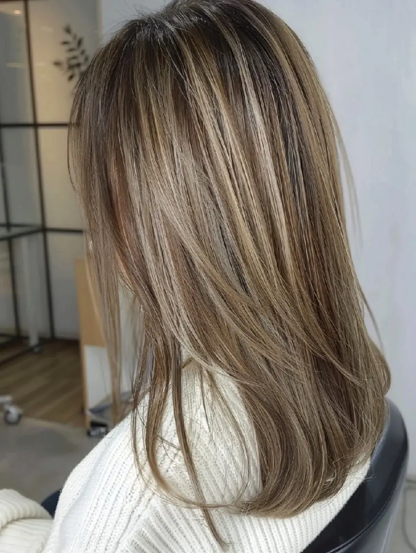 カラー 束感まつぱ🫧 なつき🫧のヘアスタイル