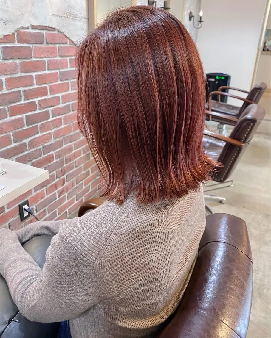 ミディアム カラー ボブ 外ハネヘア レイヤーカット/ 根本瑠実のヘアスタイル