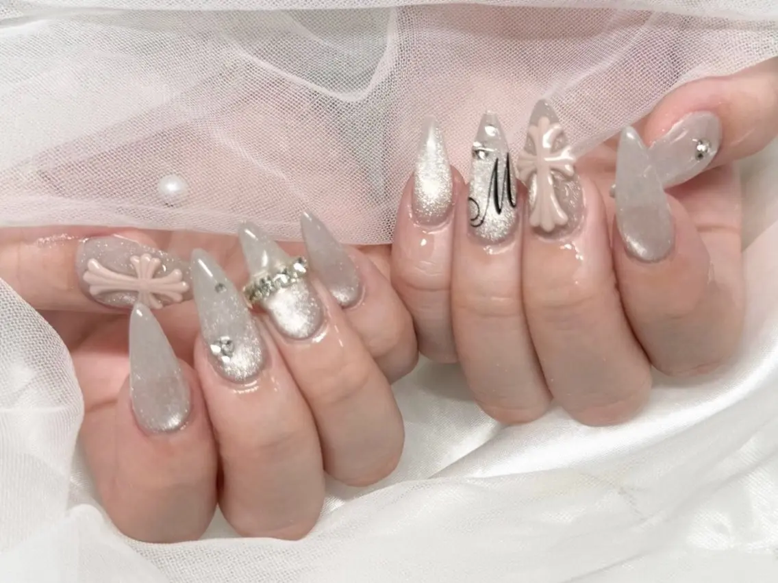 ネイル Roi〈ロワ〉 Amiのネイルデザイン