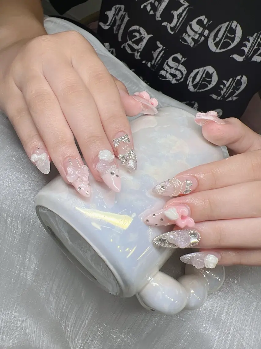 ネイル 長さ出し グラデーション キラキラネイル マグネットネイル ニュアンスネイル ハンドネイル Lee Nailsのネイルデザイン
