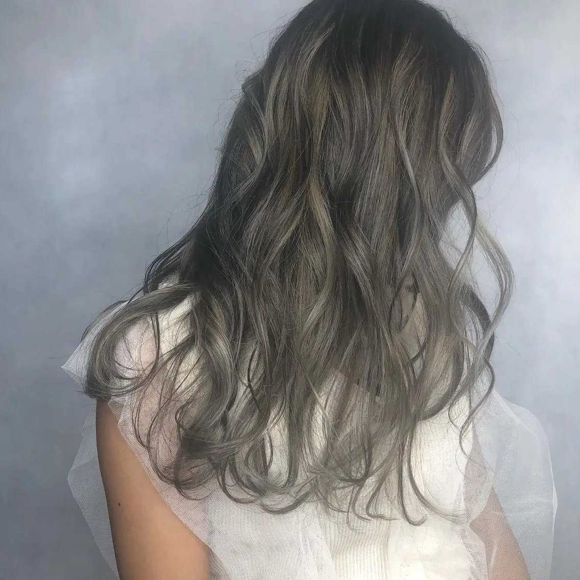 ロング カラー ハイライトカラー ハイライト ORIKA 美容室のヘアスタイル