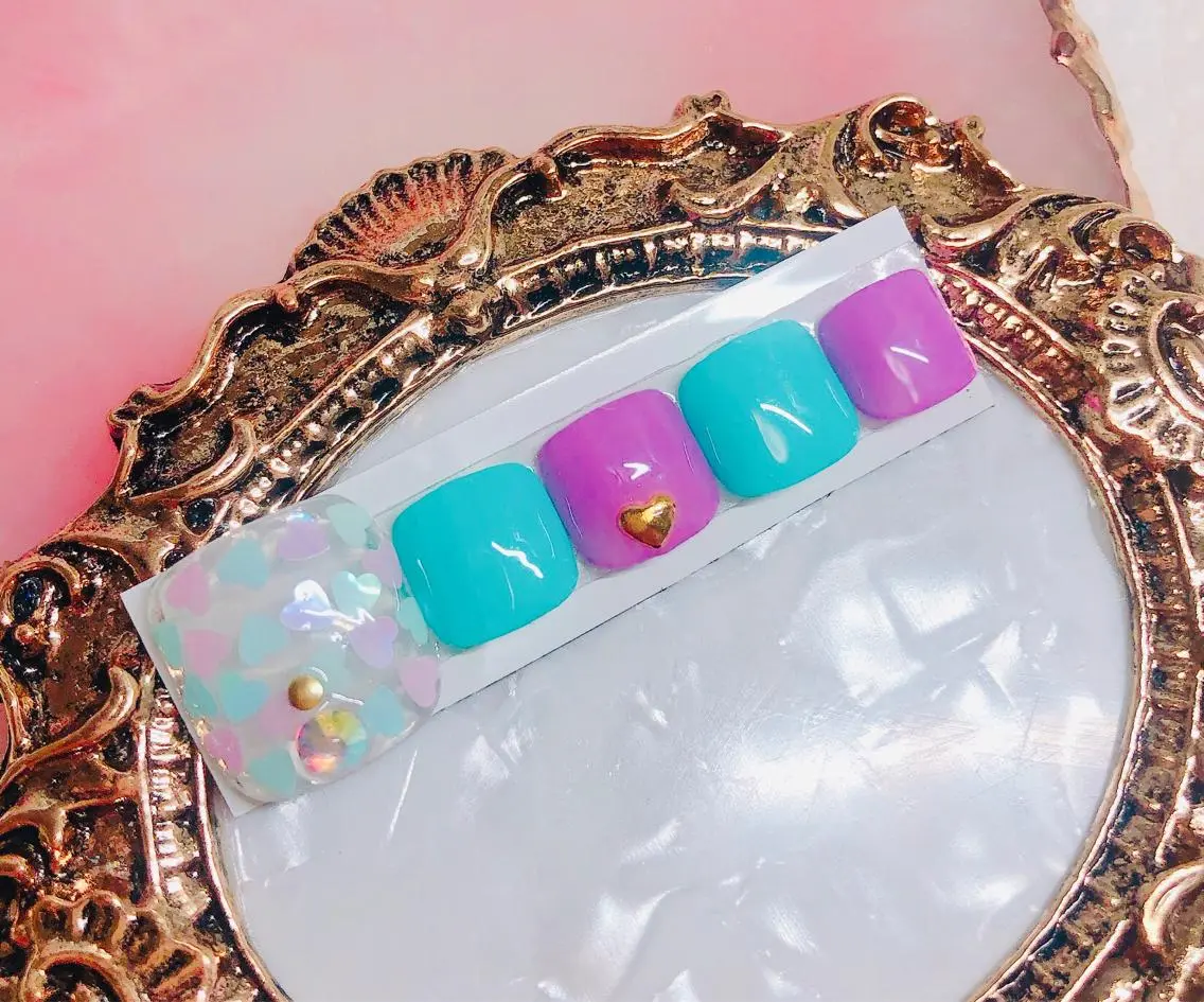 ネイル フットネイル フットネイル CROWN プライベートサロンのネイルデザイン