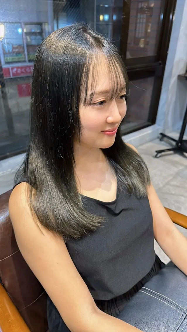 セミロング カラー オリーブカラー 髙橋遥 /レディースカットのヘアスタイル