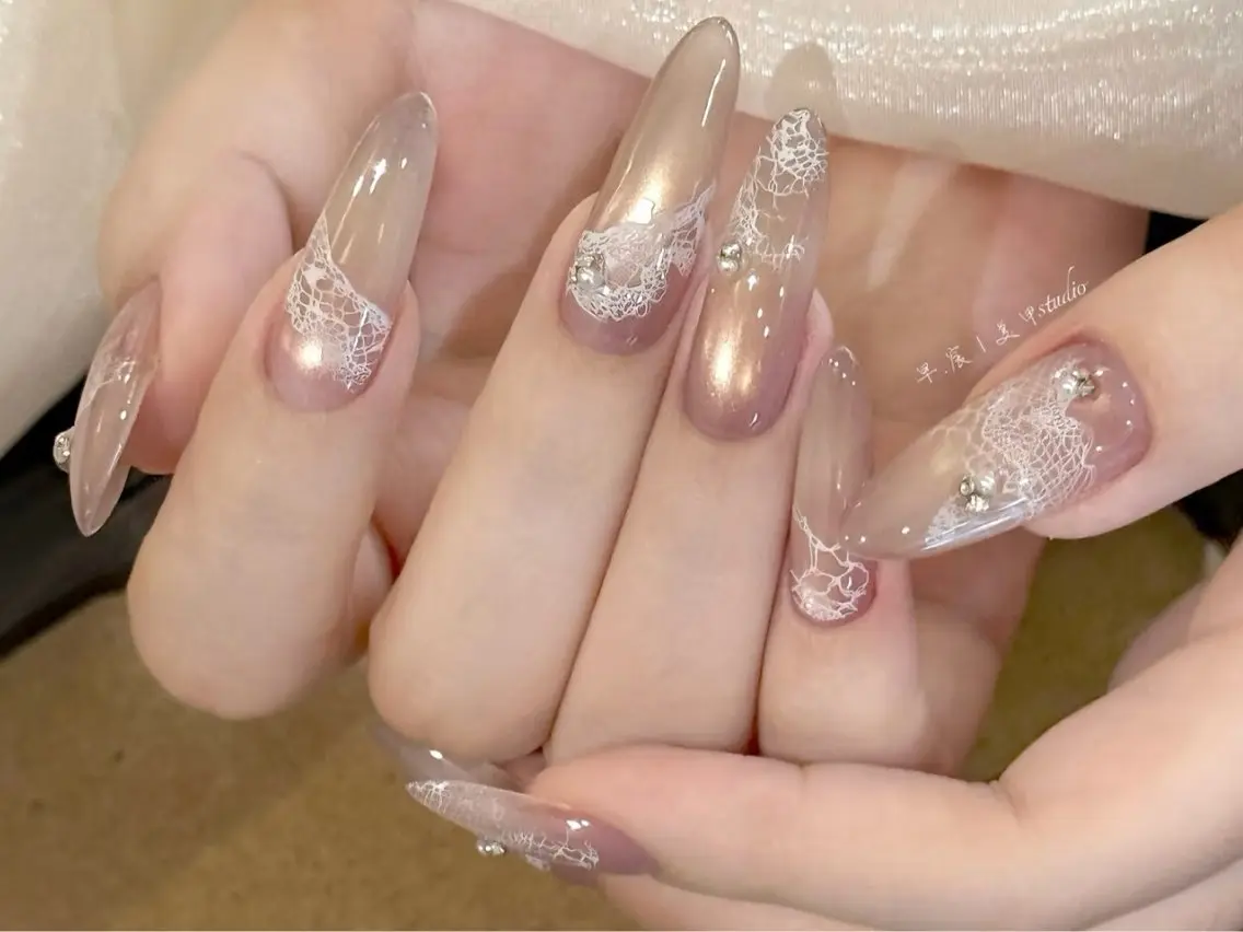 ネイル オーロラネイル レース ハンドネイル Sora Nailのネイルデザイン