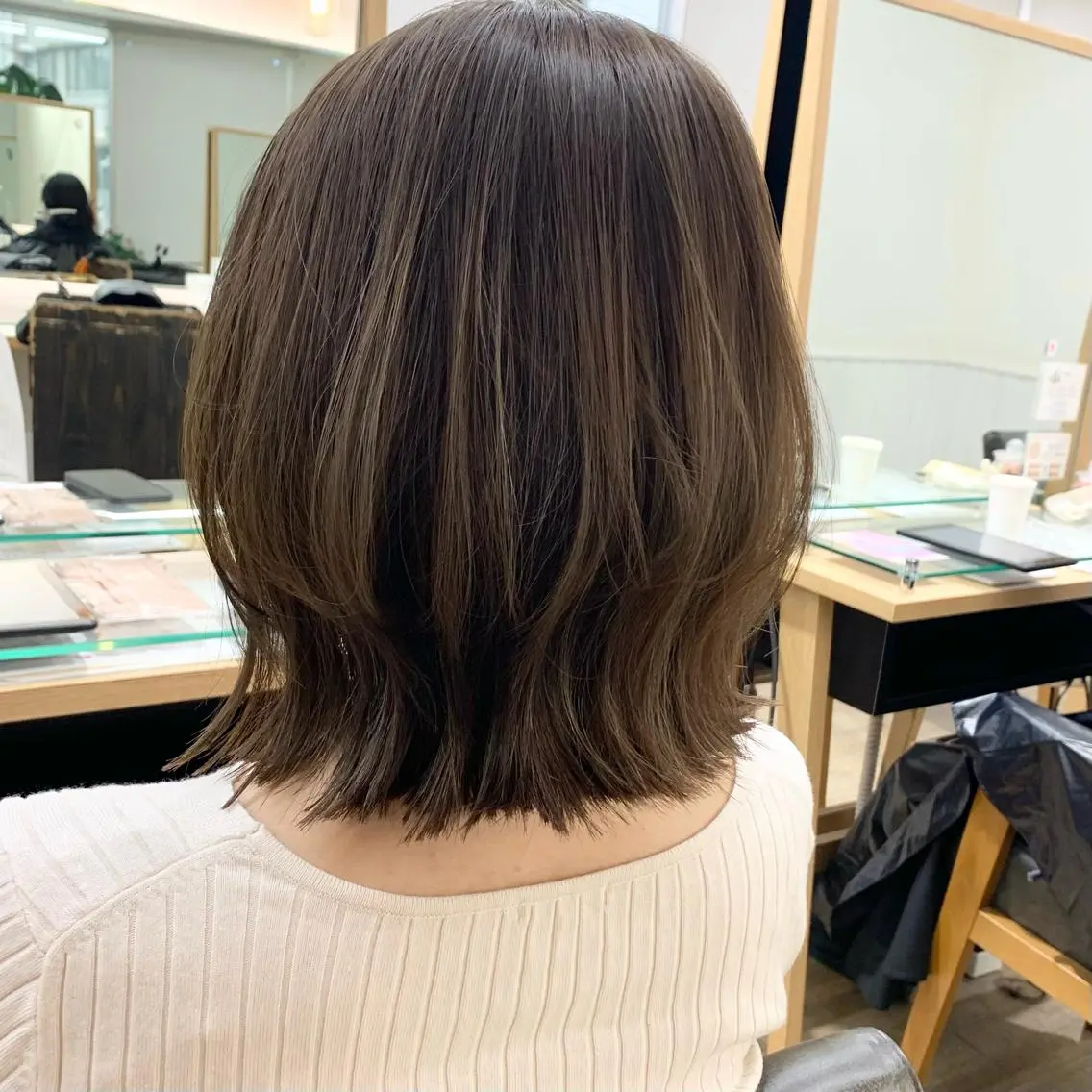 セミロング カラー パーマ ヘアアレンジ メンズ キッズ ネイル マツエク・マツパ レイヤーカット/ 巻ける縮毛矯正のヘアスタイル