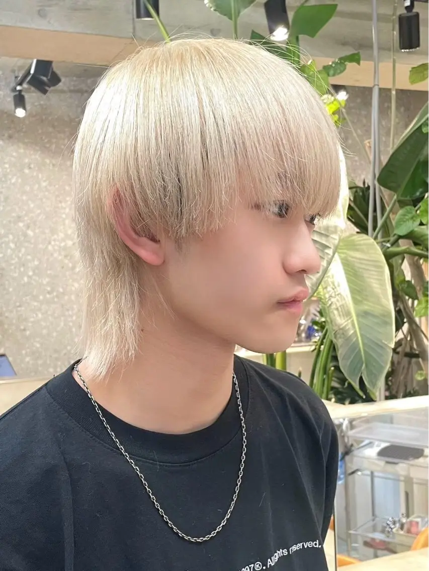 カラー メンズ メンズブリーチ メンズハイトーン メンズインナーカラー ベージュカラー ブリーチ fifth/原宿/ カットモデル/カズのヘアスタイル