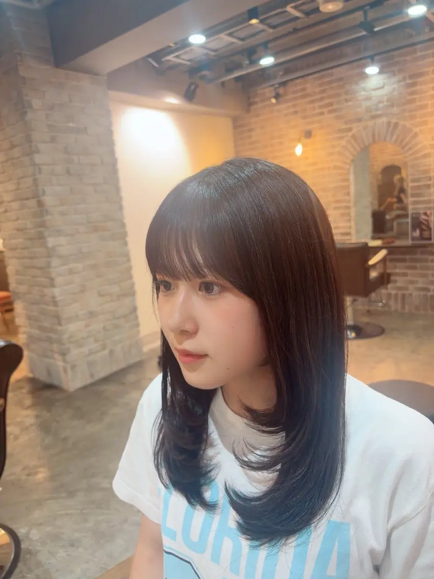 ミディアム レイヤーカット カット 縮毛矯正/暖色系 /徳田真緒のヘアスタイル