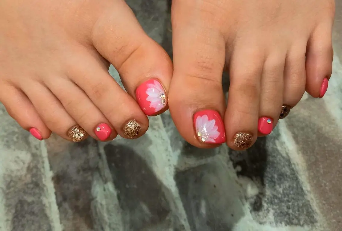 ネイル ストーンネイル フットネイル Progress Nailのネイルデザイン
