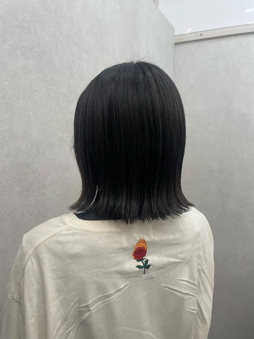 ミディアム カラー バイオレットカラー ボブ カット 瀬野 まみのヘアスタイル