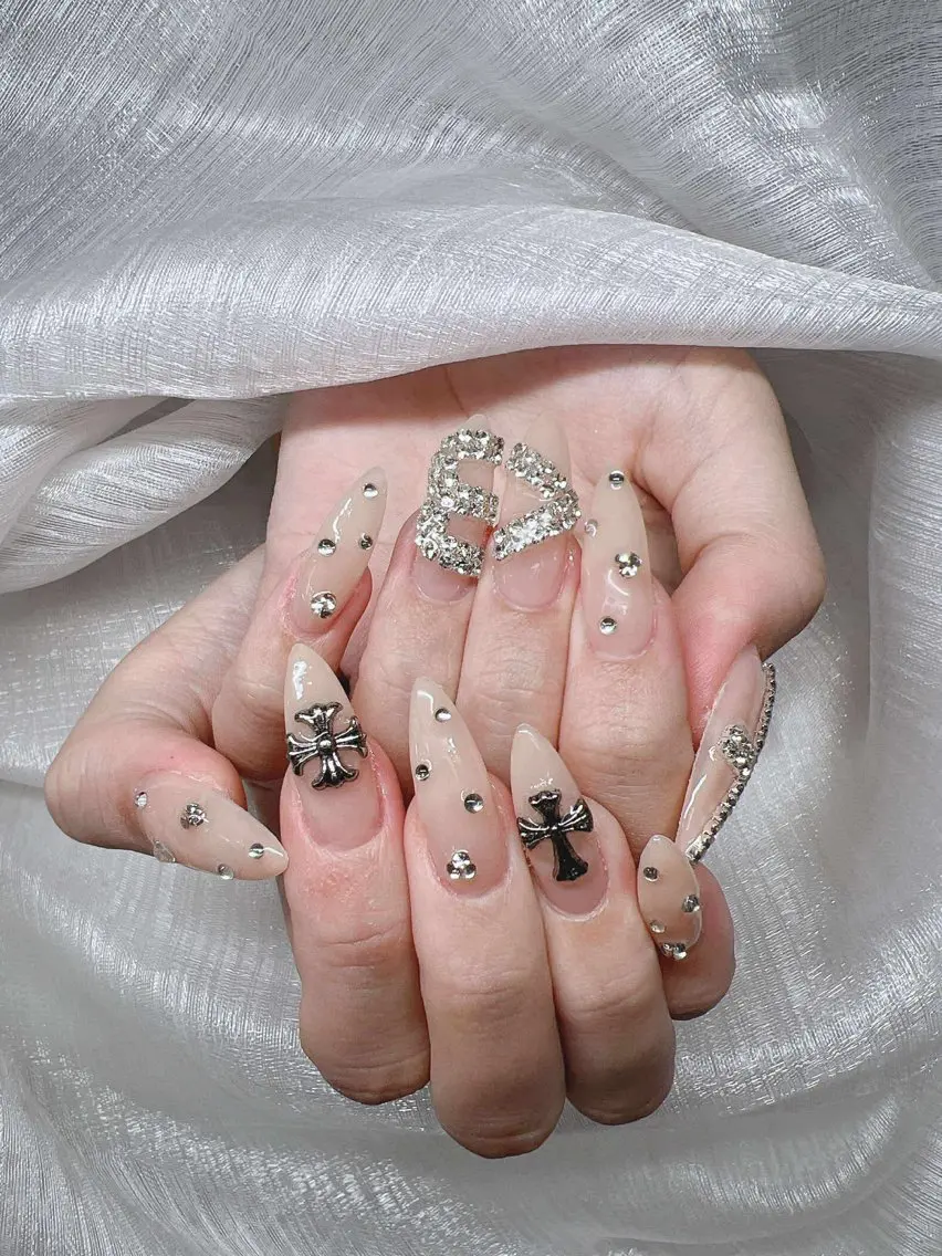 ネイル ハンドネイル Lee Nailsのネイルデザイン