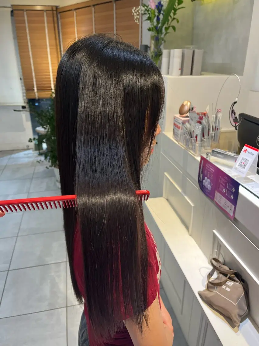 ロング 縮毛矯正 石川 心渚のヘアスタイル