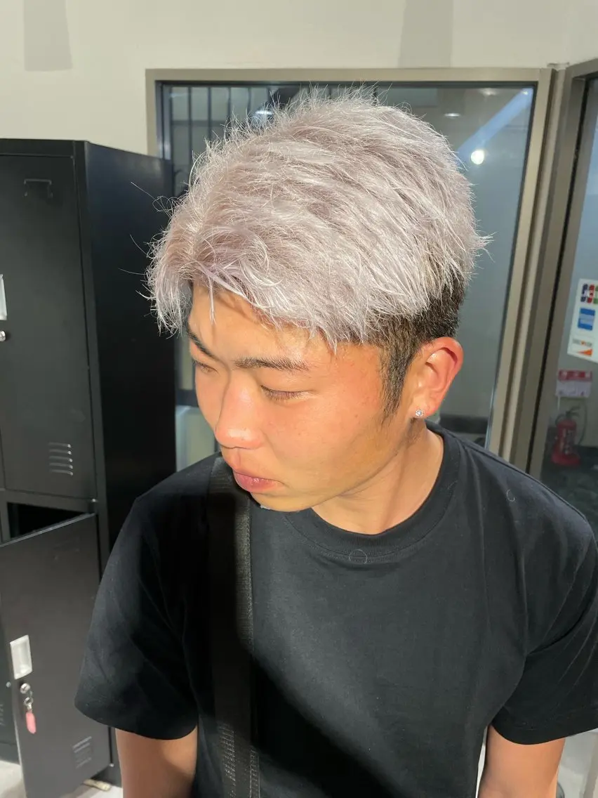 ショート カラー メンズ メンズブリーチ ブリーチ ヘアカラー 🩵ハイトーン/ レイヤーYUZU🩵のヘアスタイル