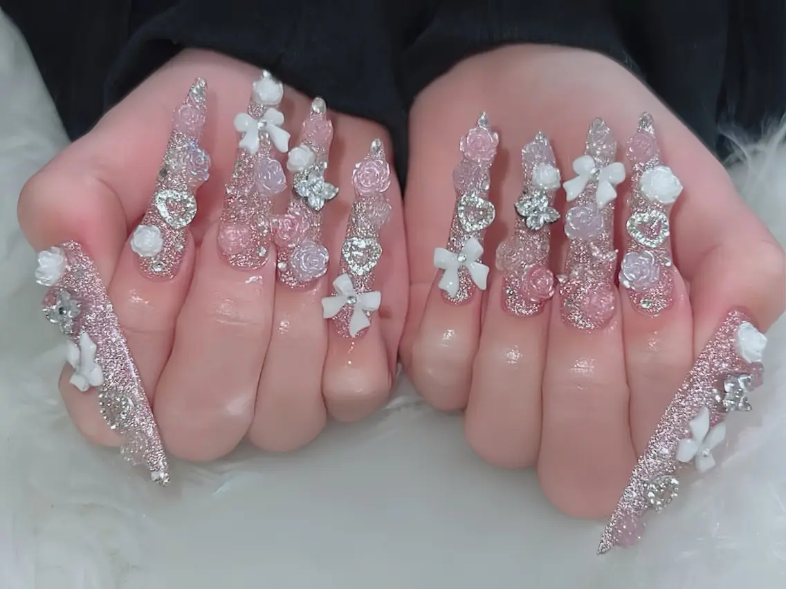 ネイル ボルドー フレンチネイル グラデーション キラキラネイル 韓国ネイル ハンドネイル Rin Nail Shinokuboのネイルデザイン