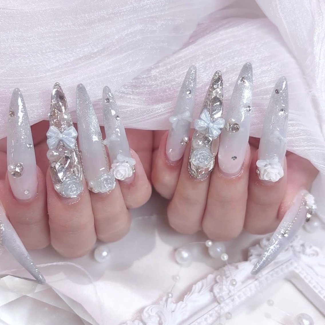 ネイル チークネイル ドット フットネイル フレンチネイル グラデーション ハンドネイル ハンドケア Nihonthy Nail 新宿のネイルデザイン