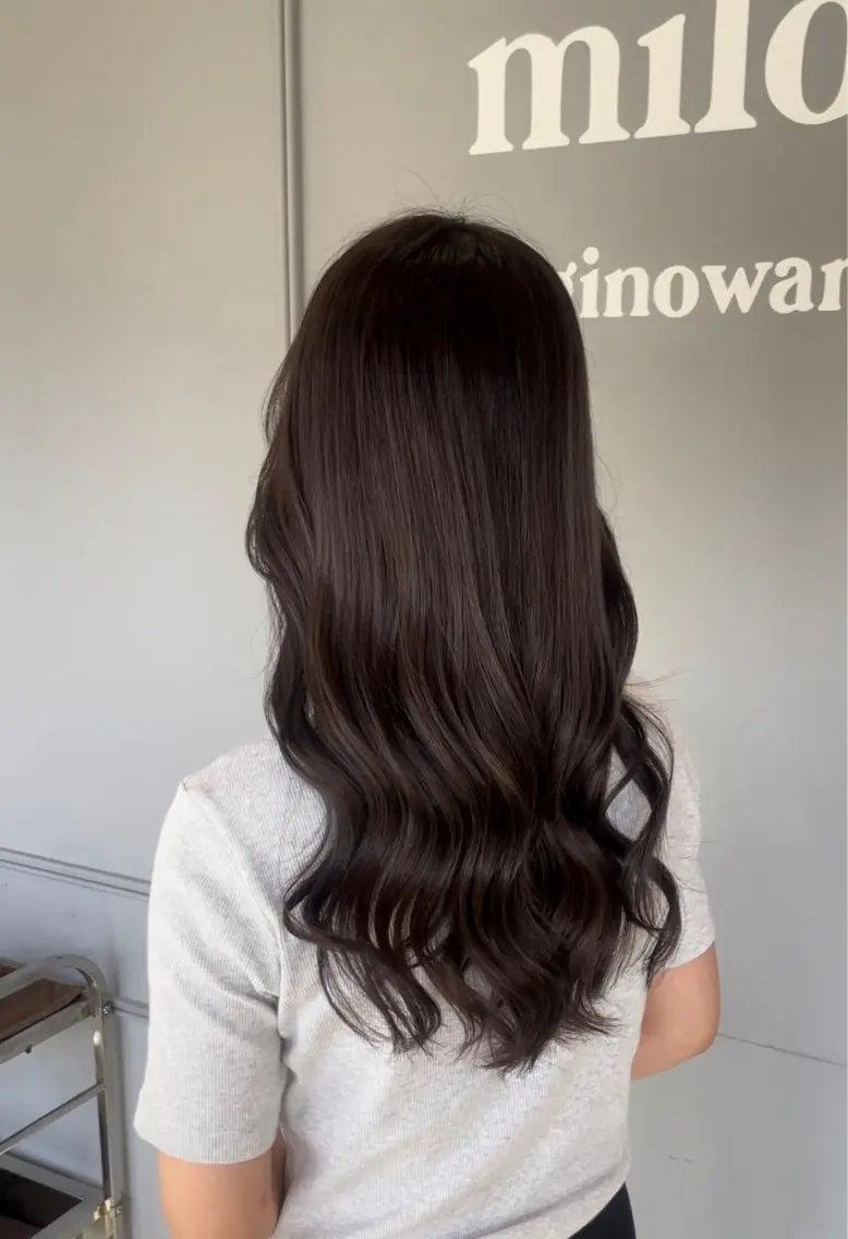 ロング カット ヘアカラー miloc himekaのヘアスタイル