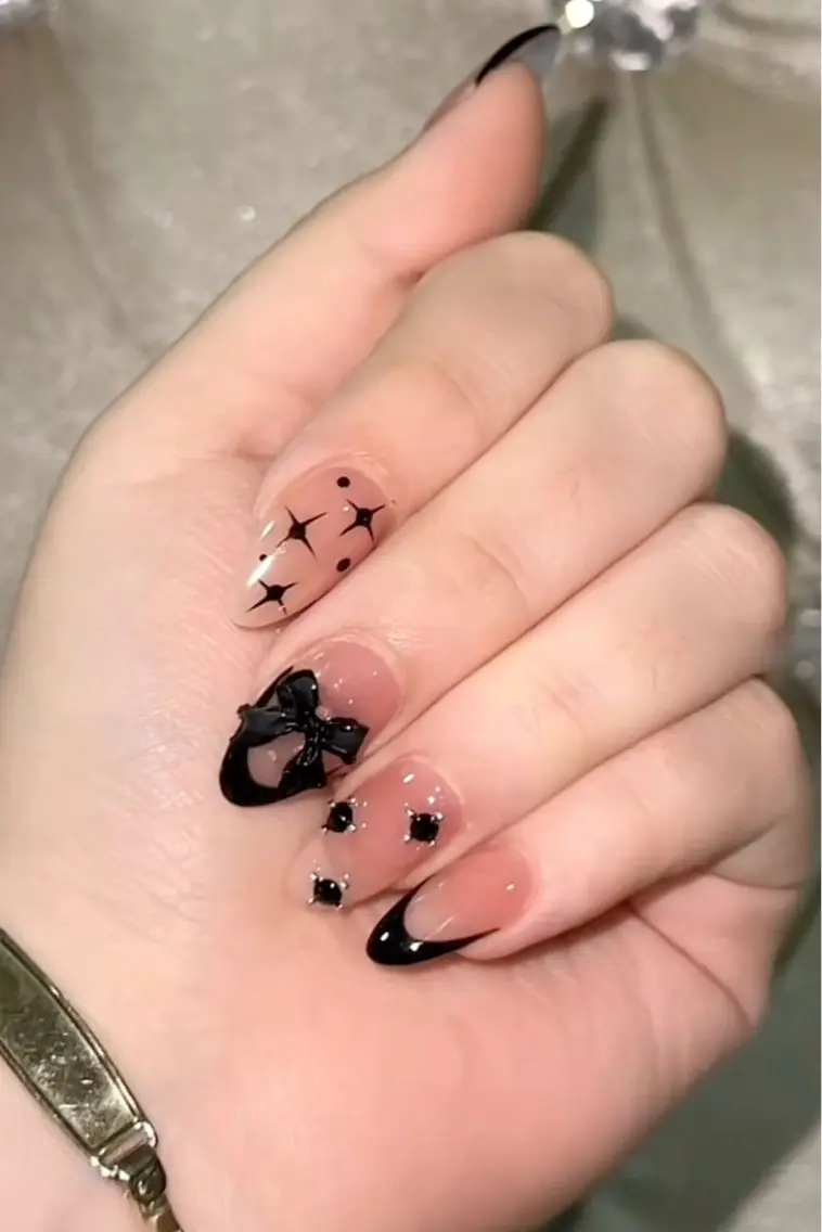 ネイル アートネイル オーロラネイル フレンチネイル ジェルネイル ガラスフレンチ RINN ANA.CHUOのネイルデザイン