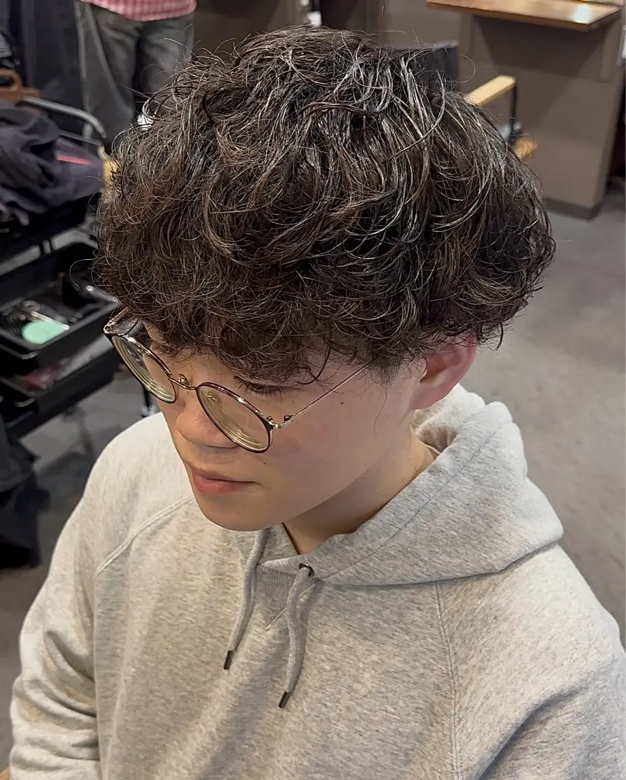 パーマ メンズ メンズ韓国風 メンズパーマ シャドーパーマ スパイラルパーマ カット パーマ 年間2000名担当◎ パーマ職人/仲原佑樹のヘアスタイル