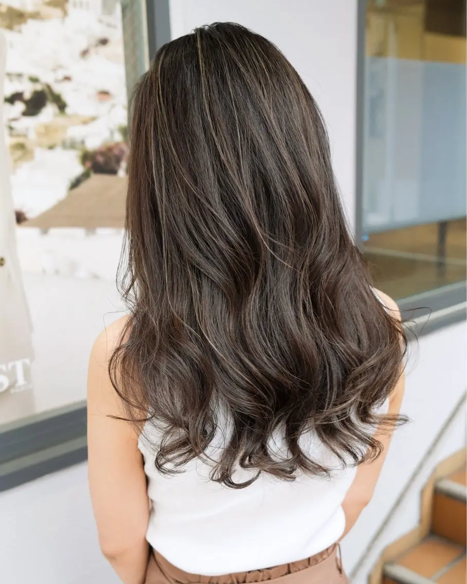 ロング カラー ロングレイヤー ベージュカラー オリーブベージュ レイヤーカット ロング ヘアカラー トリートメント ✂️カット特化✂️ 戸高昌紀のヘアスタイル