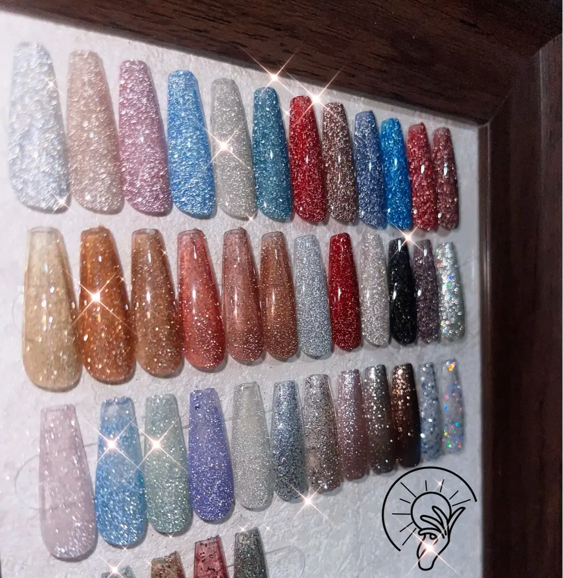 ネイル 長さ出し フラッシュネイル フレンチネイル 韓国ネイル マグネットネイル ハンドネイル ハンドケア Sun Nail 池袋のエステ・リラクイメージ