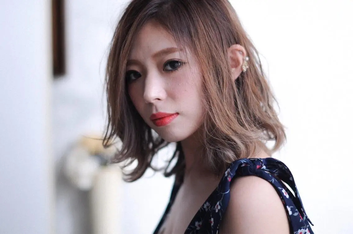 ミディアム カラー ベージュカラー ハイライトカラー ラベンダーカラー ハイライト 松村 崇弘のヘアスタイル