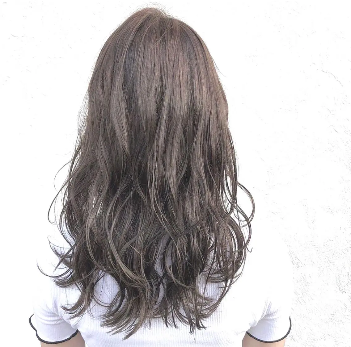ロング カラー ベージュカラー ケアに特化したサロン shinzaのヘアスタイル