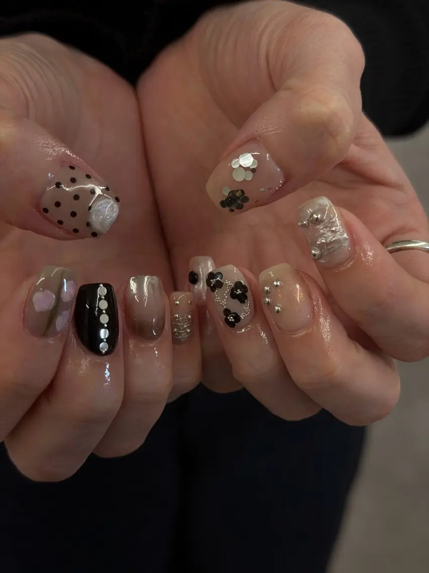 ネイル ジェルネイル 韓国ネイル マグネットネイル ニュアンスネイル パラジェル ハンドネイル ハンドケア Bana_ Nailのネイルデザイン