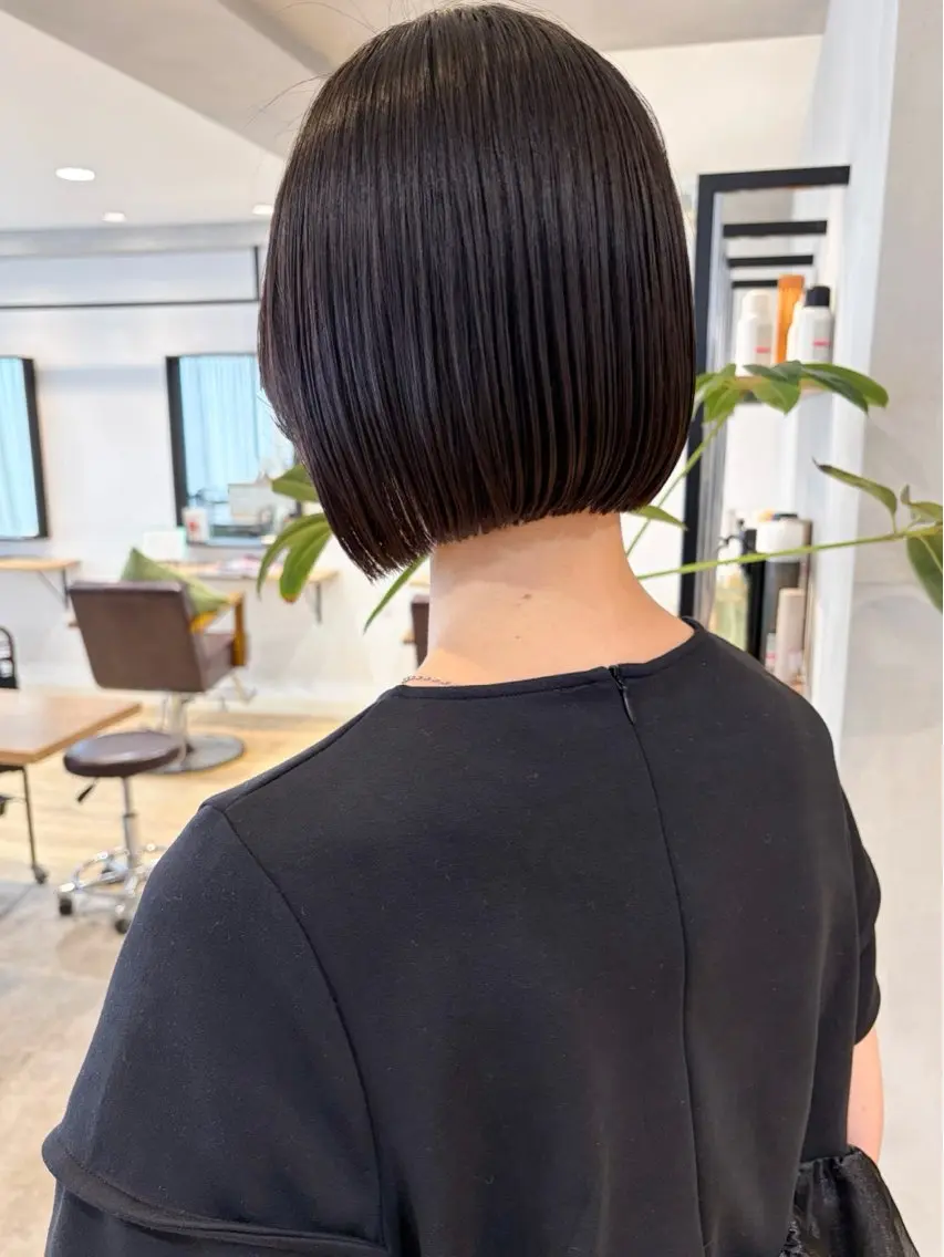 ショート カラー カット ヘアカラー トリートメント 地毛風縮毛矯正 暖色ボブ🌷江梨🍎のヘアスタイル