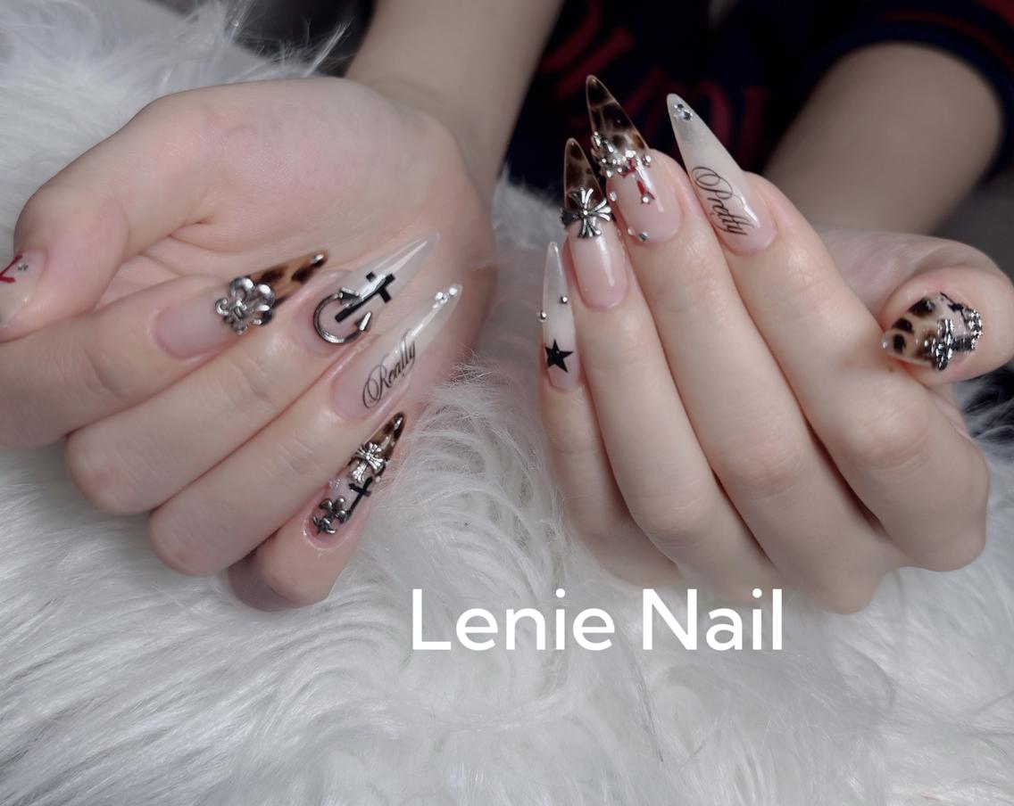 ネイル チークネイル 長さ出し フラッシュネイル フレンチネイル グラデーション ハンドネイル Lenie Shinjukuのネイルデザイン