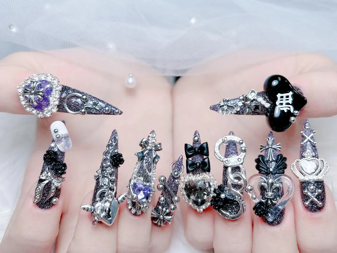 ネイル 長さ出し キラキラネイル 韓国ネイル ロングネイル マグネットネイル ハンドネイル フットネイル KTNail 🎀 長さ出し専門店のネイルデザイン