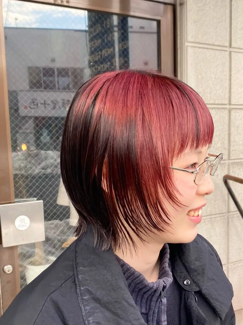 ショート レイヤーカット カット ヘアカラー ORe'S HAIR BE GLaDユウナのヘアスタイル