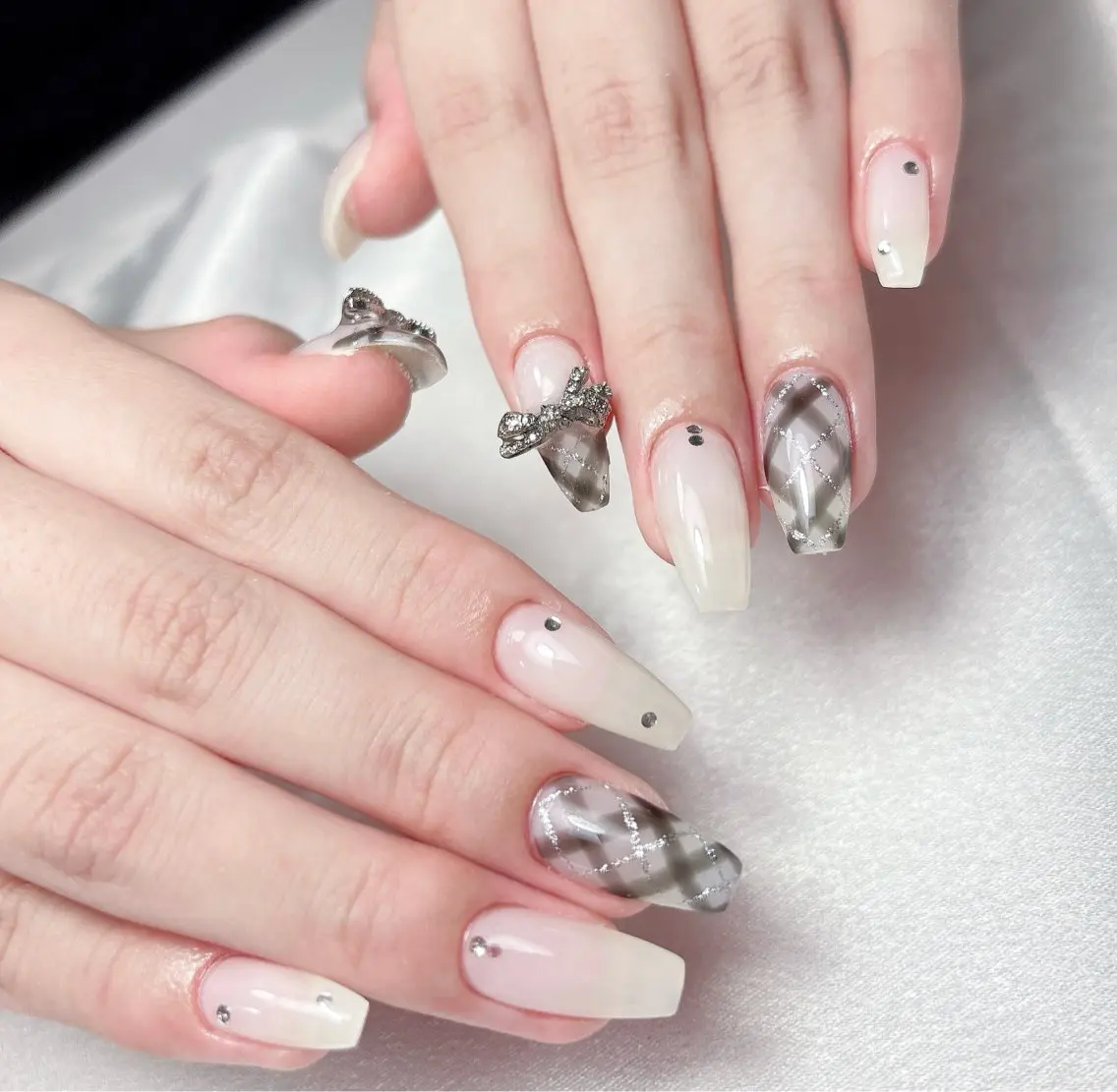 ネイル ハンドネイル Aura Nail ✨Ai✨のネイルデザイン