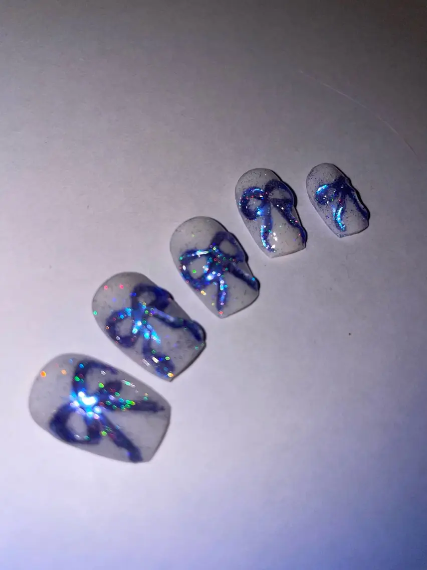 ネイル ミラーネイル リボン ハンドネイル ハンドケア Ri-e's nailのネイルデザイン