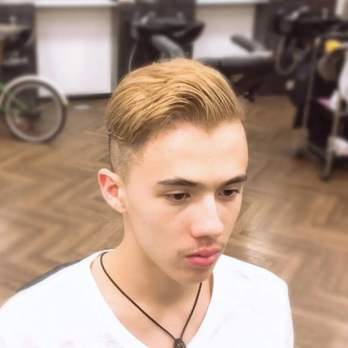 ショート カラー メンズ ベージュカラー 前田賢生 ご新規様はNGのヘアスタイル