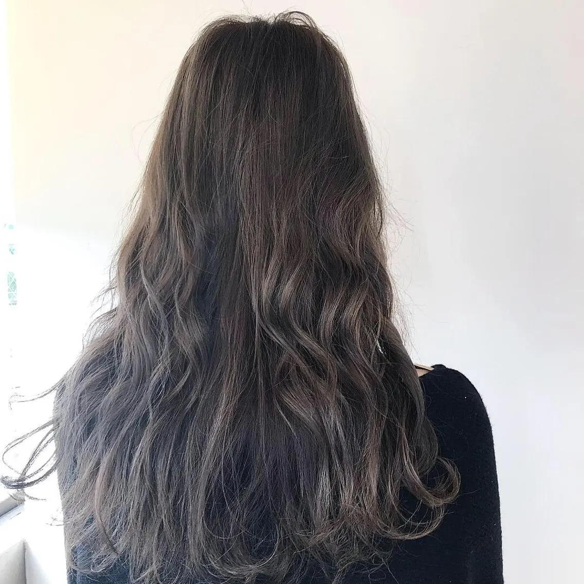 カラー デザインカラー Lienのヘアスタイル