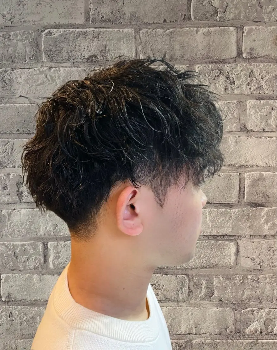 ミディアム パーマ メンズ ミディアムパーマ メンズパーマ ツイストスパイラルパーマ スパイラルパーマ Men's特化 ✂️ 垢抜けパーマ/宮澤蓮のヘアスタイル