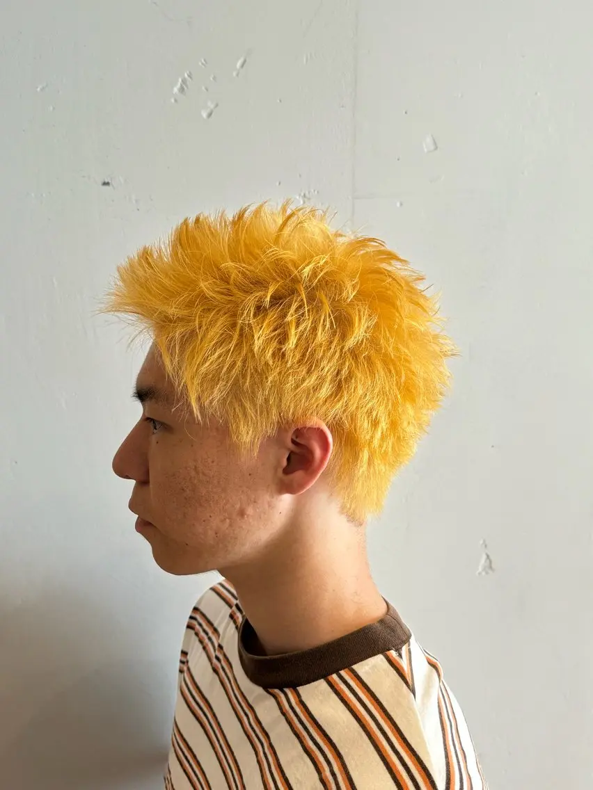 ショート カラー メンズ メンズハイトーン スパイキーショート ハイトーンカラー ショートヘア 池口 直希のヘアスタイル