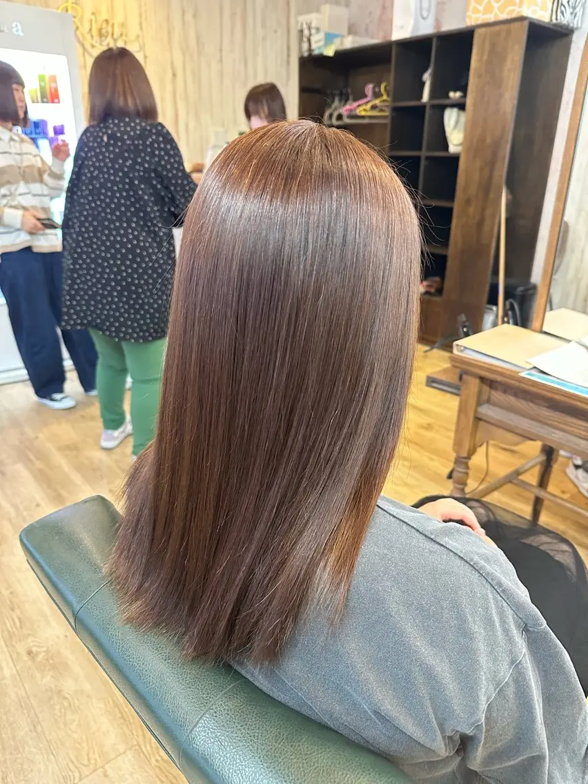 セミロング カラー ベージュカラー ヘアカラー トリートメント 艶髪/髪質改善 /透明感カラー/鴻巣のヘアスタイル