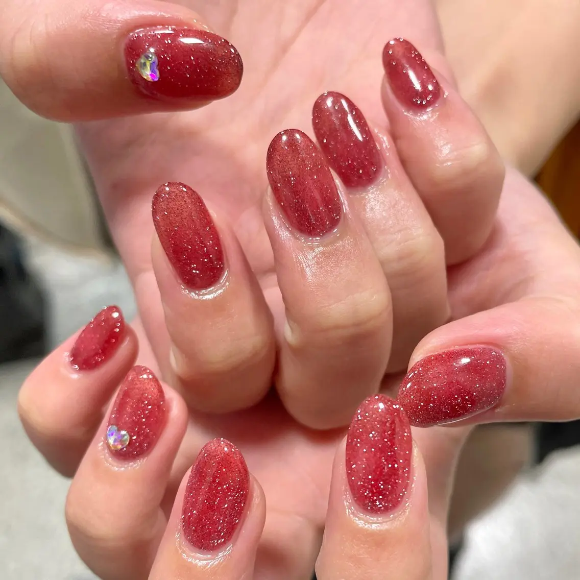 ネイル オーロラネイル フラッシュネイル ハート 赤色 ハンドネイル LUNI 久屋大通 ˚✧₊⁎/ yuriのネイルデザイン