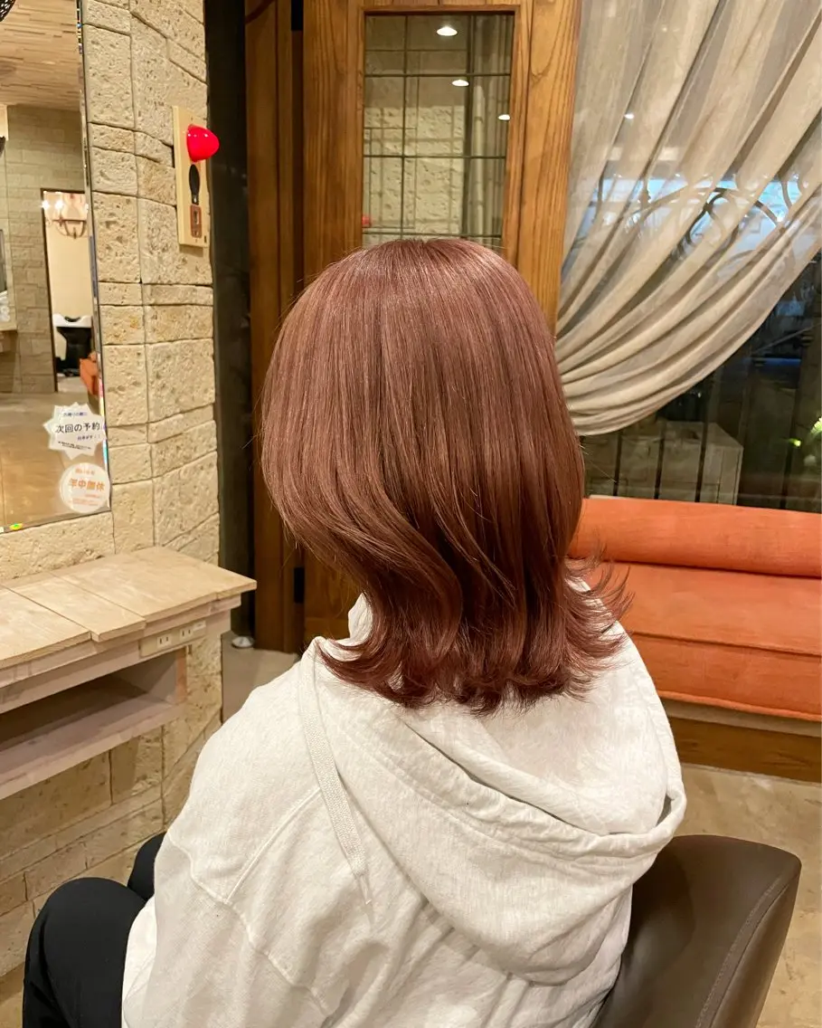 ミディアム カラー ベージュカラー ブリーチ ピンクカラー ピンクベージュ ヘアカラー トリートメント 木村 一葵のヘアスタイル