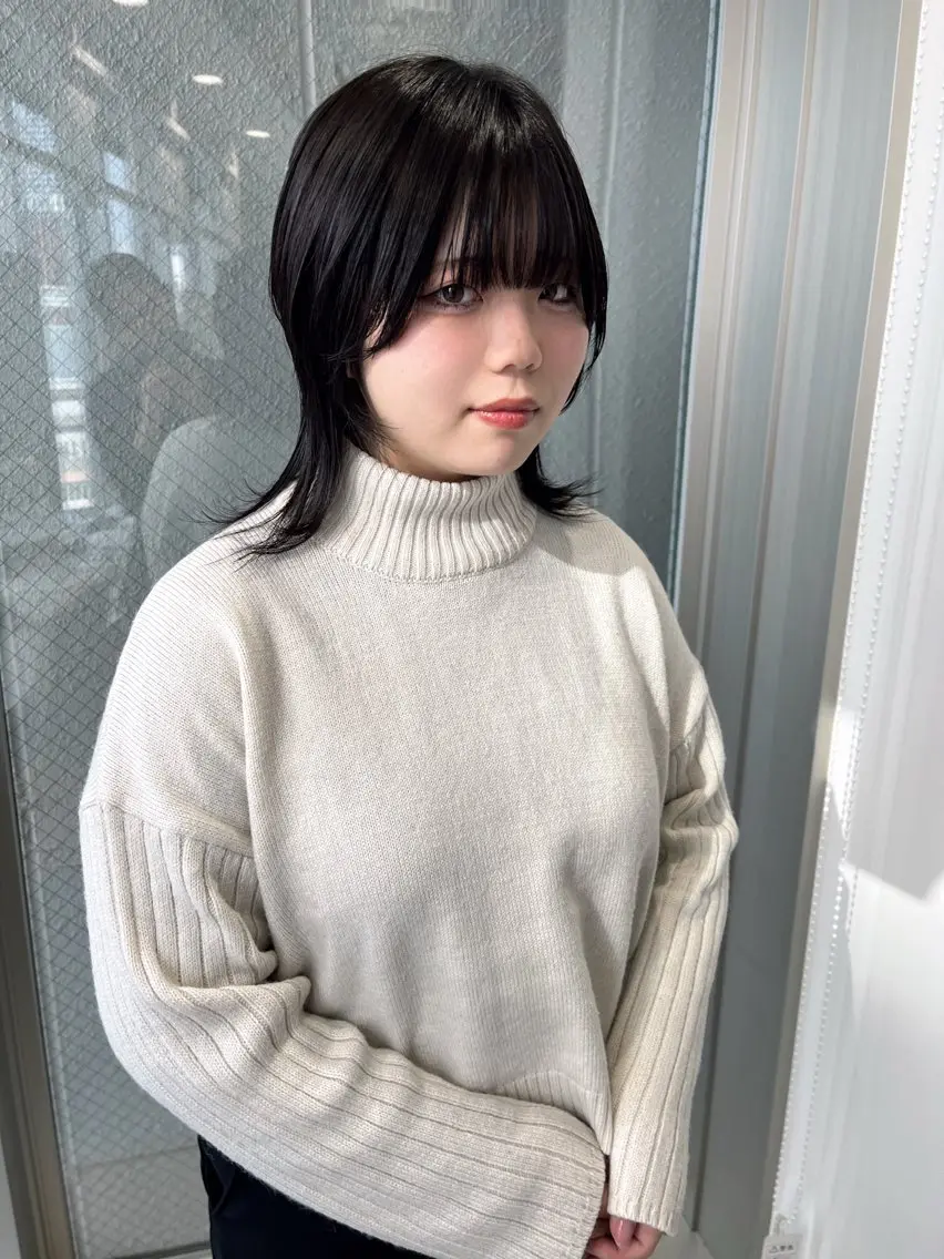 ミディアム ウルフカット/吉村 桃子のヘアスタイル