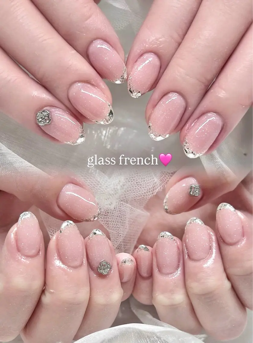 ネイル フレンチネイル ジェルネイル ガラスフレンチ ワンカラーネイル パラジェル 🎀チーク/ちゅるん 🫧chisa🎀のネイルデザイン