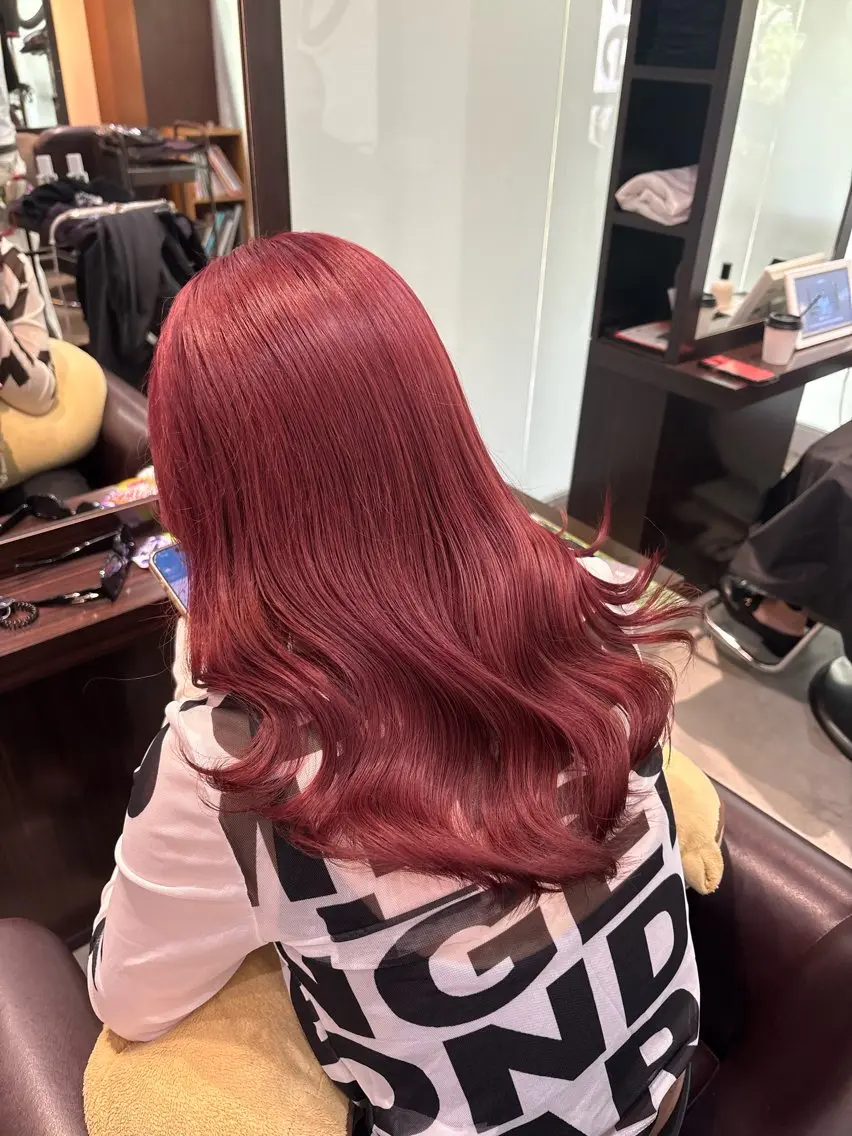 ロング カラー ブリーチ カシス レッドカラー ヘアカラー トリートメント 坂本奈都美/Jr.s 🎀のヘアスタイル