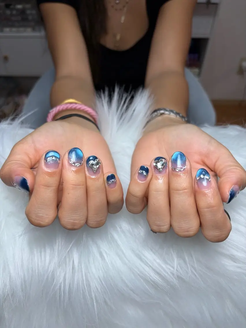 ネイル アートネイル 長さ出し ジェルネイル マグネットネイル ニュアンスネイル ハンドネイル Cloudy Chan Nailのネイルデザイン