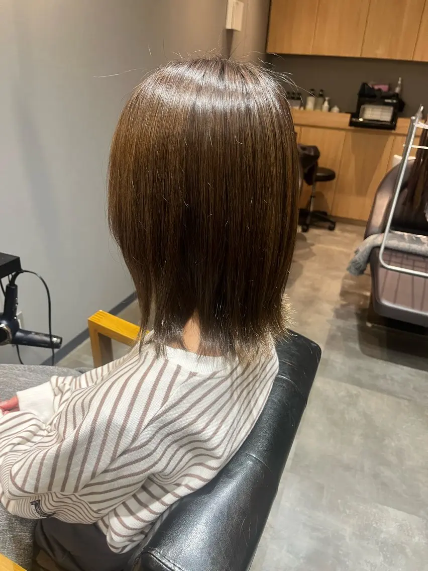 ミディアム カット ヘアカラー 小堀 いぶきのヘアスタイル